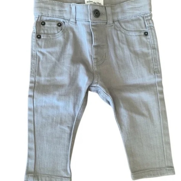 Hudson’s Bay  Bodysuit + Miles The Label Baby Jeans (0-6mos) [💥BUNDLE 2 items] - Picture 5 of 6